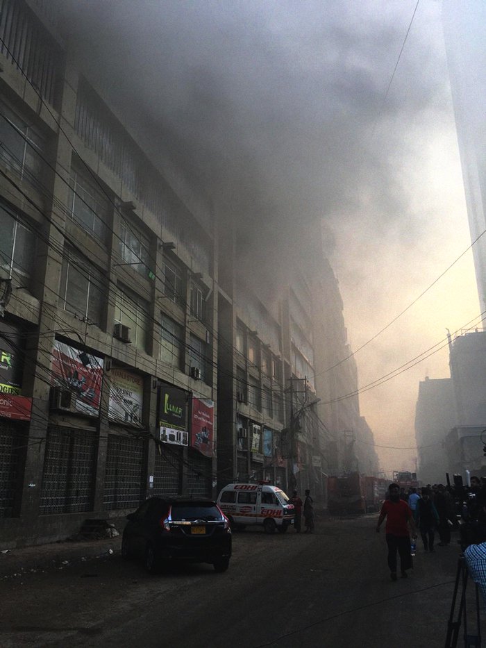 Firefighters extinguish blaze in Karachi building after eight hours